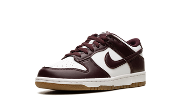 NIKE DUNK LOW BURGUNDY CRUSH GUM GS — Stock