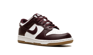 NIKE DUNK LOW BURGUNDY CRUSH GUM GS — Stock