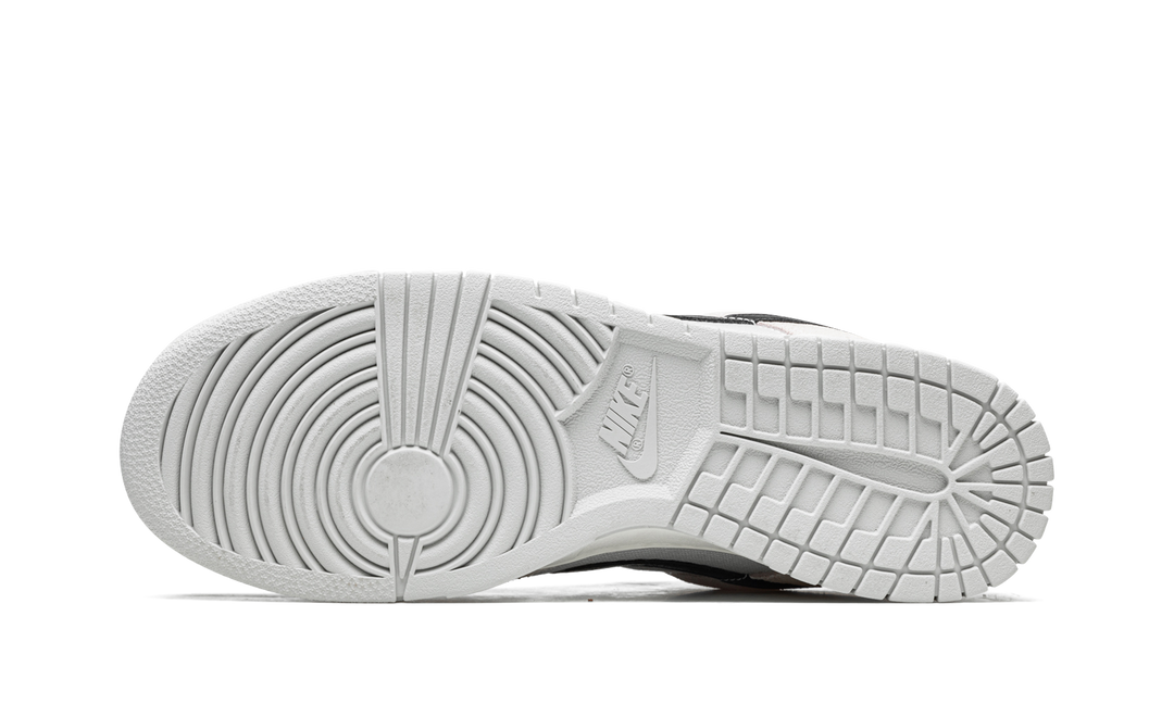 NIKE DUNK LOW CERTIFIED FRESH