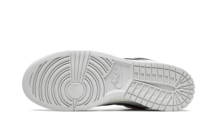 NIKE DUNK LOW CERTIFIED FRESH