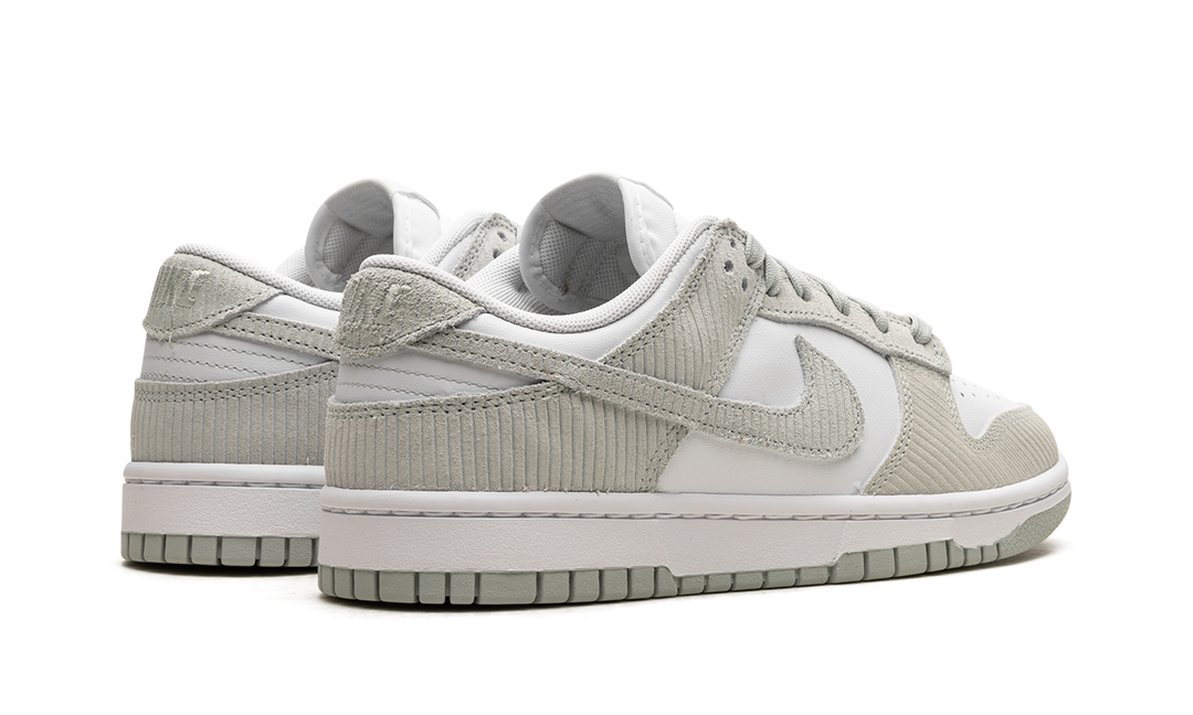 NIKE DUNK LOW GREY CORDUROY WOMENS — Stock 