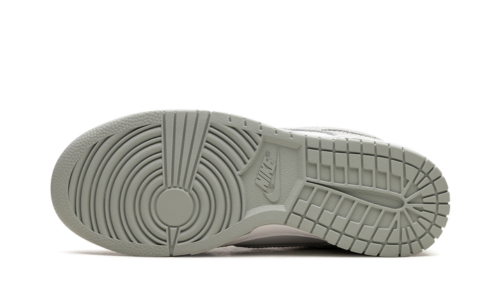 NIKE DUNK LOW GREY CORDUROY WOMENS — Stock 