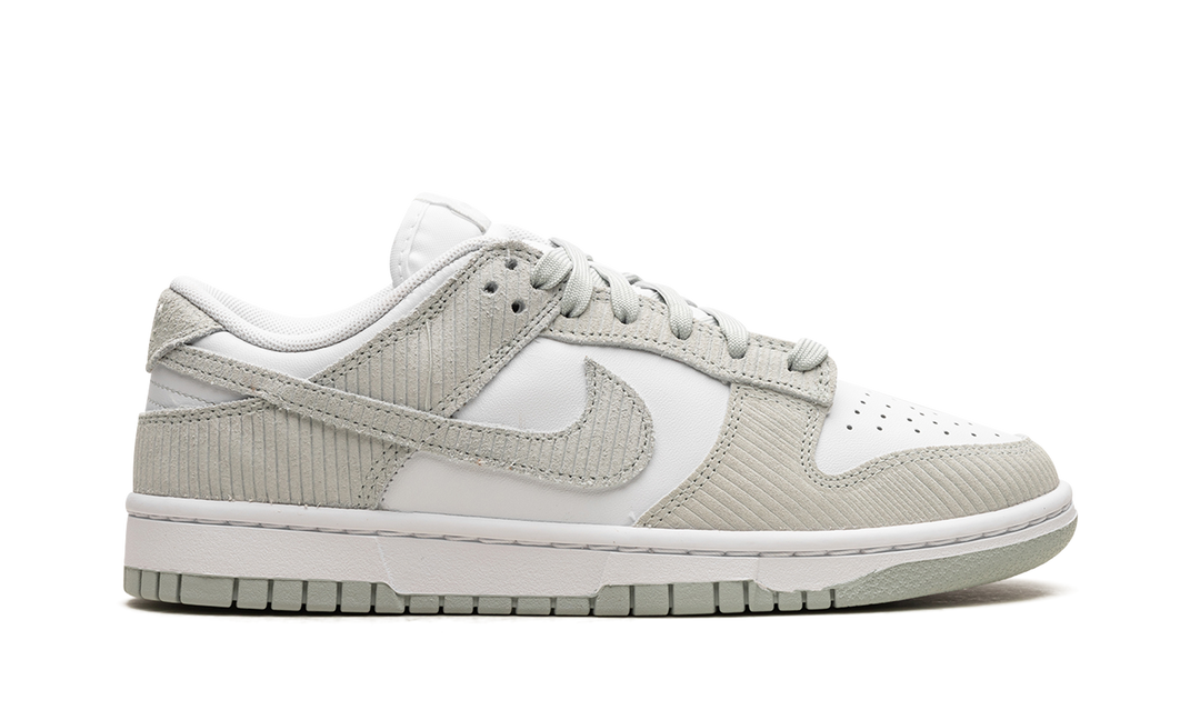 NIKE DUNK LOW GREY CORDUROY WOMENS — Stock 