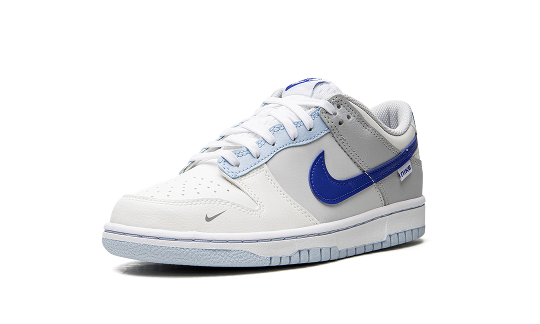 NIKE DUNK LOW IVORY HYPER ROYAL GS — Stock 