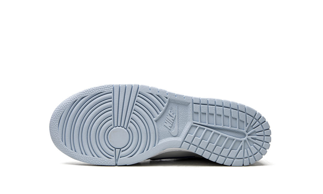 NIKE DUNK LOW IVORY HYPER ROYAL GS — Stock 