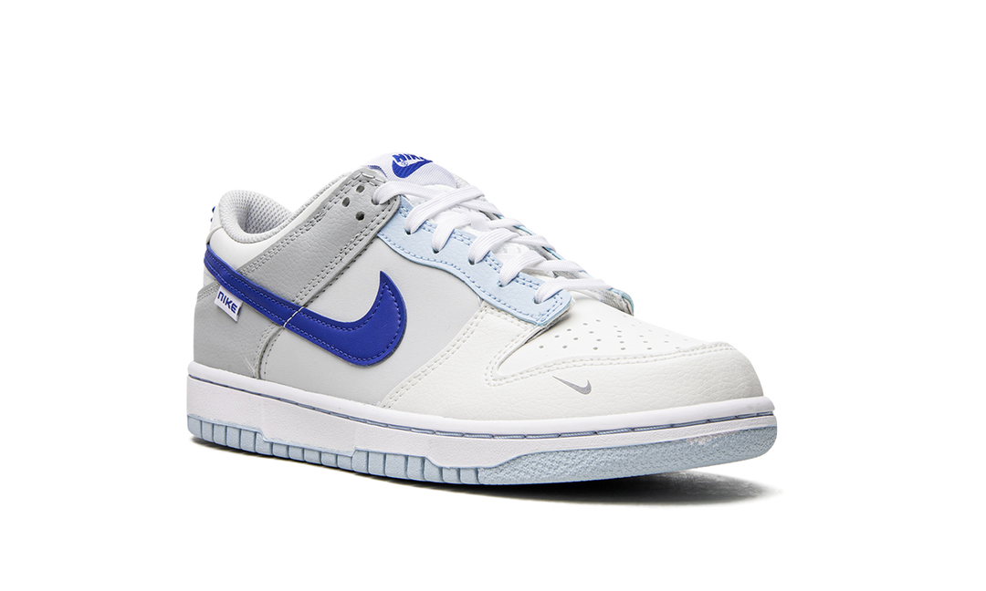 NIKE DUNK LOW IVORY HYPER ROYAL GS — Stock 
