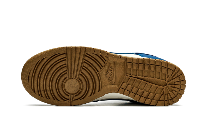 NIKE DUNK LOW KANSAS CITY ROYALS WOMENS