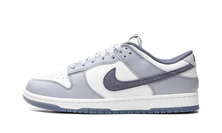 NIKE DUNK LOW LIGHT CARBON