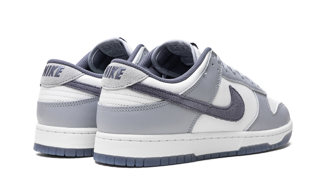NIKE DUNK LOW LIGHT CARBON