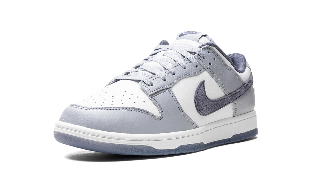 NIKE DUNK LOW LIGHT CARBON