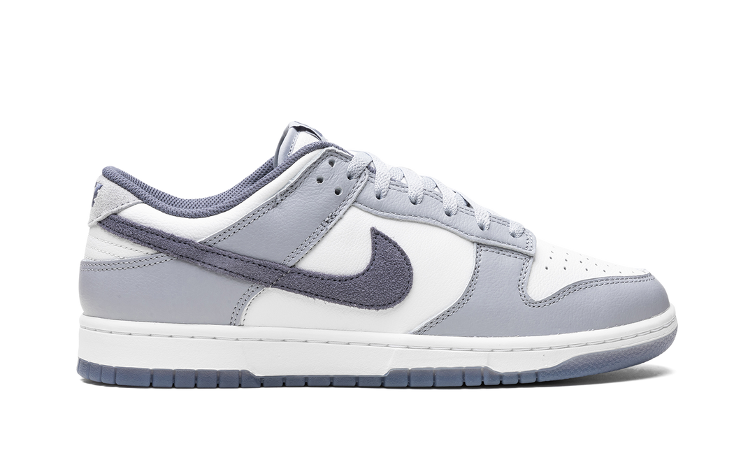 NIKE DUNK LOW LIGHT CARBON