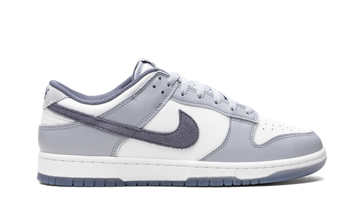 NIKE DUNK LOW LIGHT CARBON