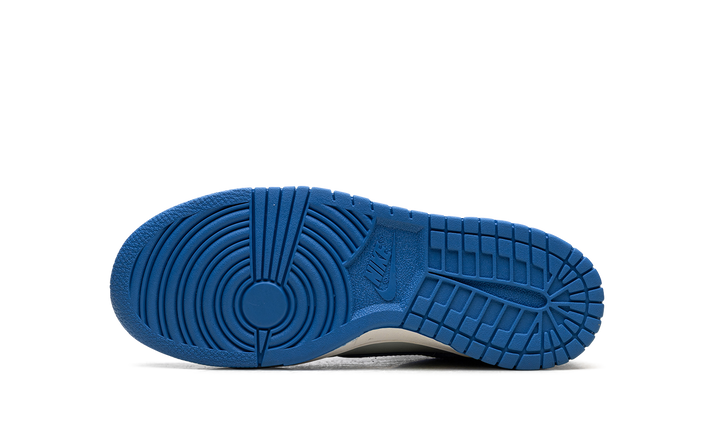 NIKE DUNK LOW LIGHT SILVER SAIL LIGHT PHOTO BLUE (GS)