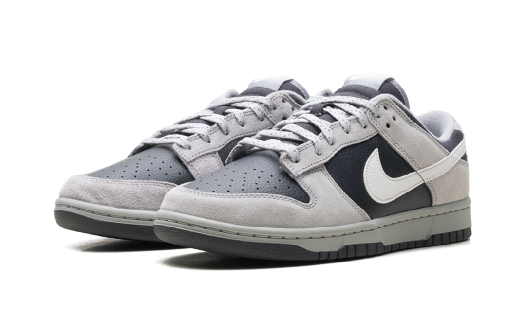 NIKE DUNK LOW LIGHT SMOKE GREY ANTHRACITE