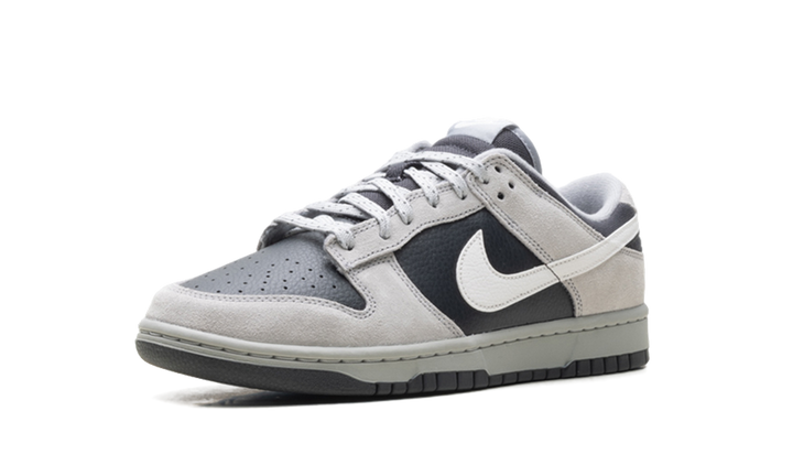 NIKE DUNK LOW LIGHT SMOKE GREY ANTHRACITE