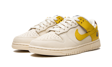 NIKE DUNK LOW LX BANANA WOMENS — Stock