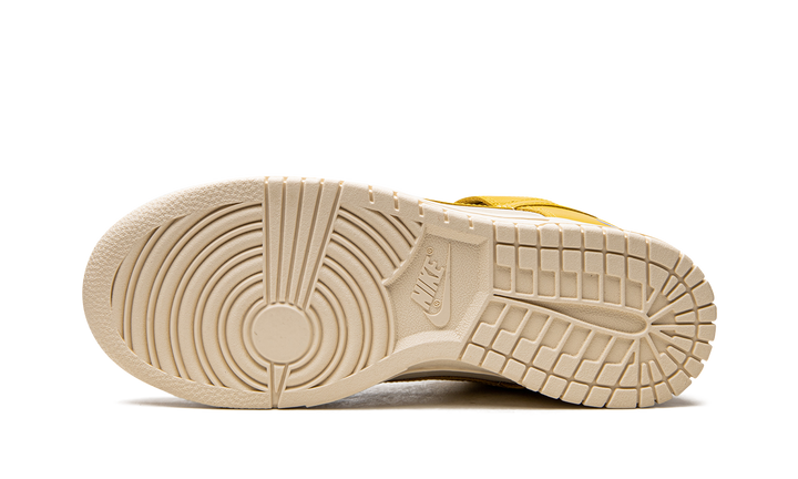 NIKE DUNK LOW LX BANANA WOMENS