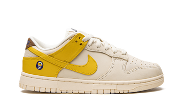 NIKE DUNK LOW LX BANANA WOMENS — Stock