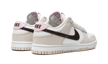 NIKE DUNK LOW NEAPOLITAN WOMENS — Stock