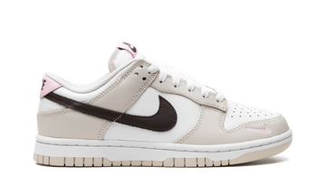 NIKE DUNK LOW NEAPOLITAN WOMENS — Stock