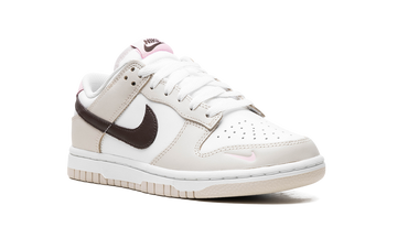 NIKE DUNK LOW NEAPOLITAN WOMENS — Stock