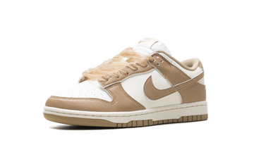 NIKE DUNK LOW NEXT NATURE SAIL PARACHUTE BEIGE WOMENS — Stock