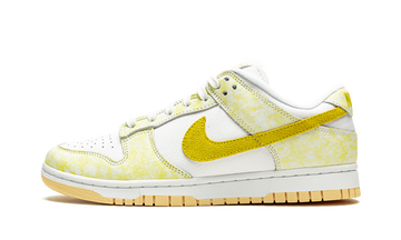 NIKE DUNK LOW OG YELLOW STRIKE WOMENS — Stock