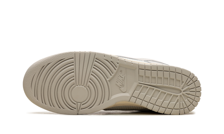NIKE DUNK LOW PHANTOM LIGHT BONE — Stock 