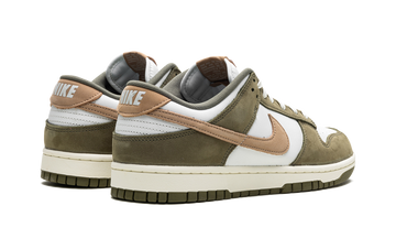 NIKE DUNK LOW PREMIUM MEDIUM OLIVE HEMP — Stock