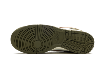 NIKE DUNK LOW PREMIUM MEDIUM OLIVE HEMP — Stock