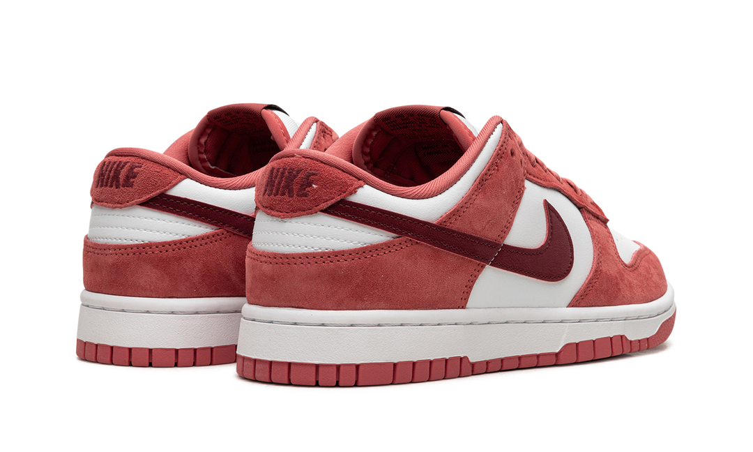 NIKE DUNK LOW PREMIUM VALENTINES DAY WOMENS