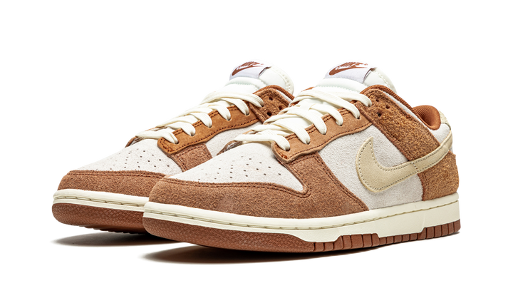 NIKE DUNK LOW PREMIUM &