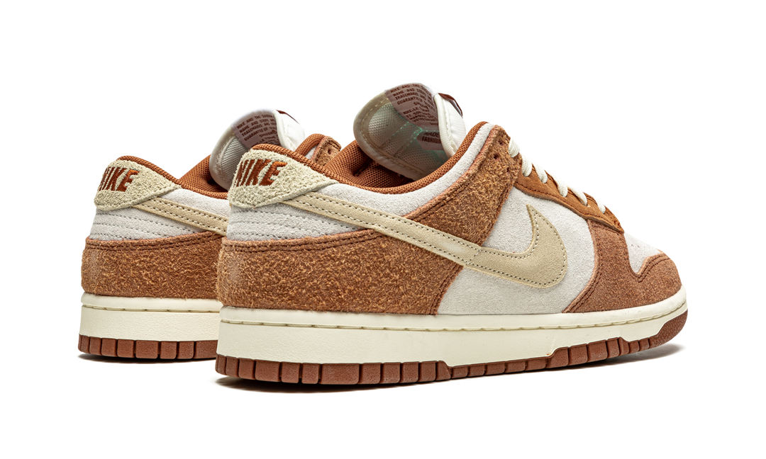 NIKE DUNK LOW PREMIUM &