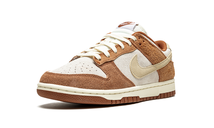 NIKE DUNK LOW PREMIUM &
