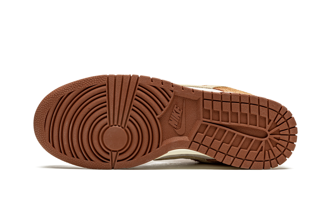 NIKE DUNK LOW PREMIUM &