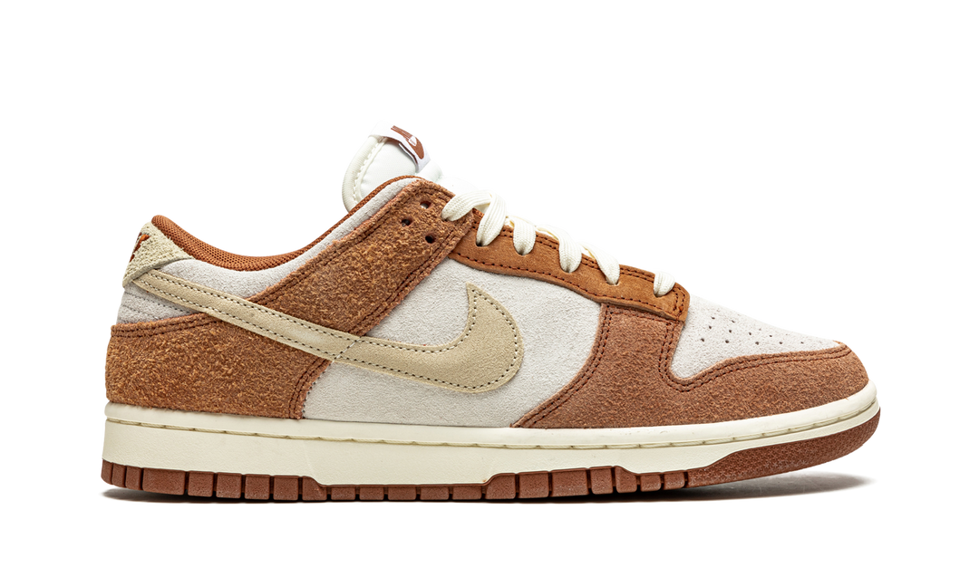 NIKE DUNK LOW PREMIUM &