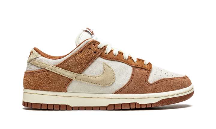 NIKE DUNK LOW PREMIUM &