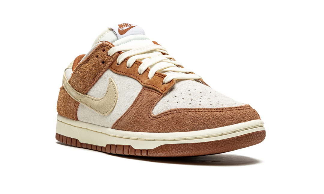 NIKE DUNK LOW PREMIUM &