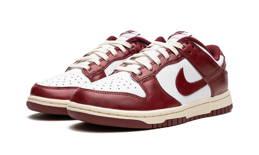NIKE DUNK LOW PRM TEAM RED