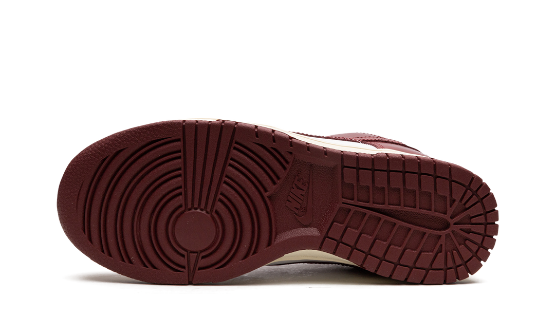 NIKE DUNK LOW PRM TEAM RED
