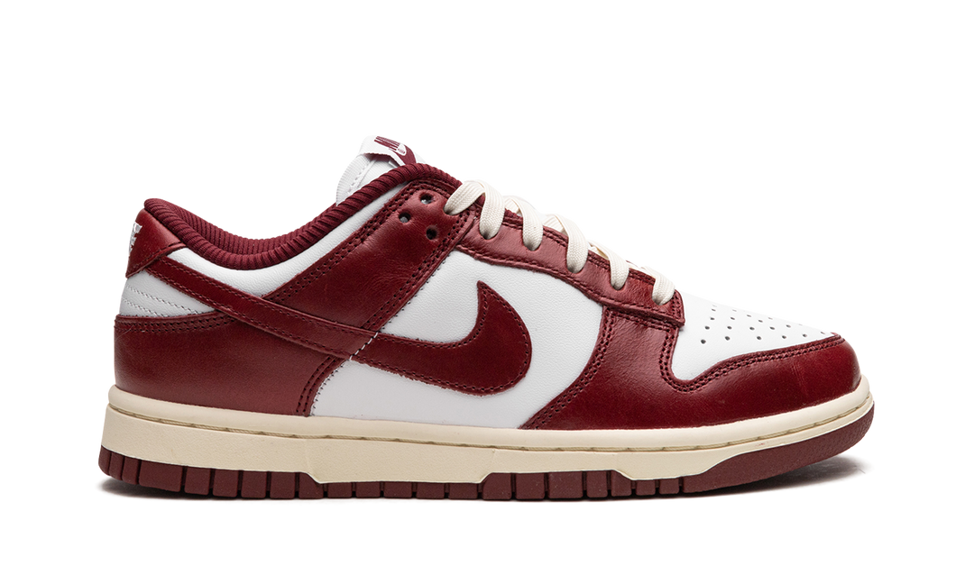 NIKE DUNK LOW PRM TEAM RED