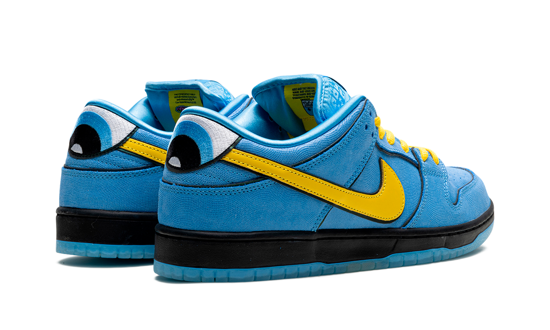 NIKE DUNK LOW PRO SB X THE POWERPUFF GIRLS BUBBLES — Stock 