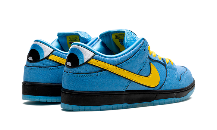 NIKE DUNK LOW PRO SB X THE POWERPUFF GIRLS BUBBLES — Stock 