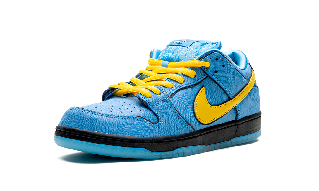 NIKE DUNK LOW PRO SB X THE POWERPUFF GIRLS BUBBLES — Stock 