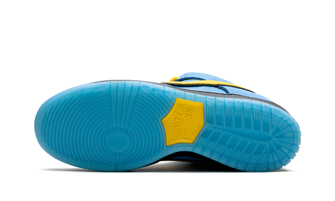 NIKE DUNK LOW PRO SB X THE POWERPUFF GIRLS BUBBLES — Stock 