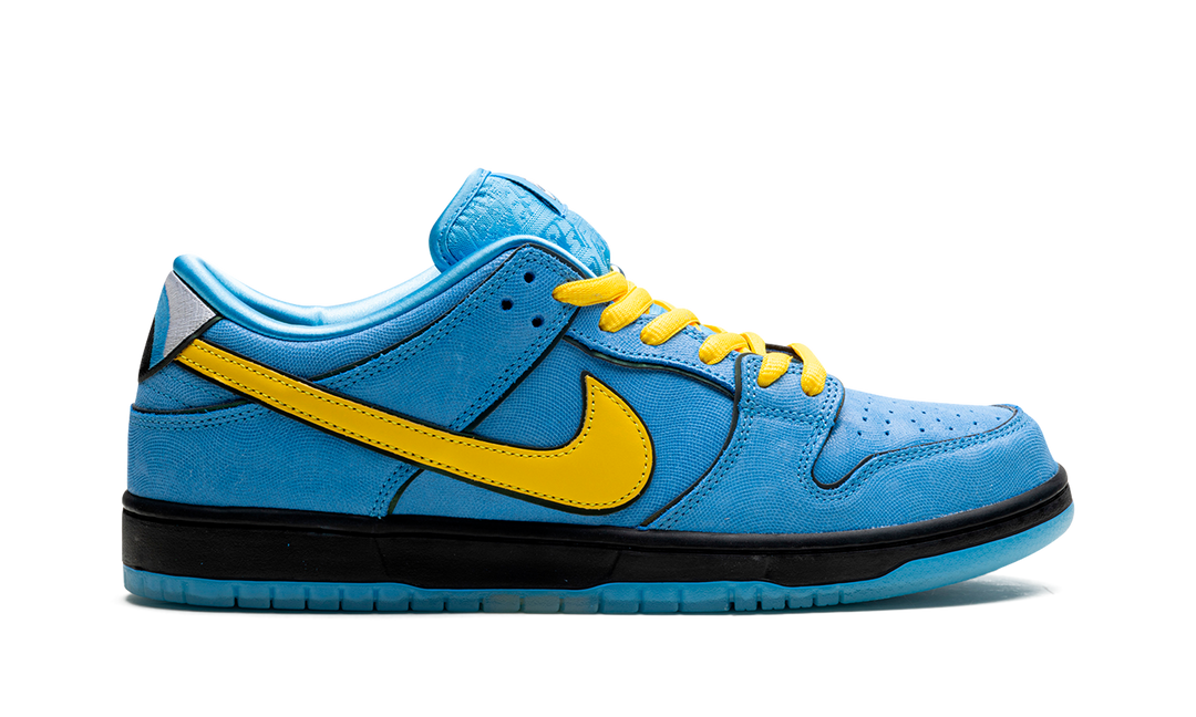NIKE DUNK LOW PRO SB X THE POWERPUFF GIRLS BUBBLES — Stock 