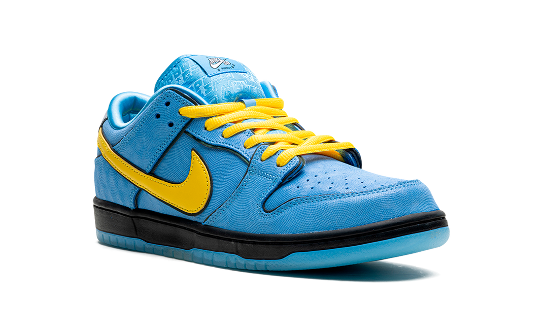 NIKE DUNK LOW PRO SB X THE POWERPUFF GIRLS BUBBLES — Stock 