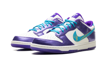 NIKE DUNK LOW PROTRO KOBE BRYANT DRAFT DAY — Stock
