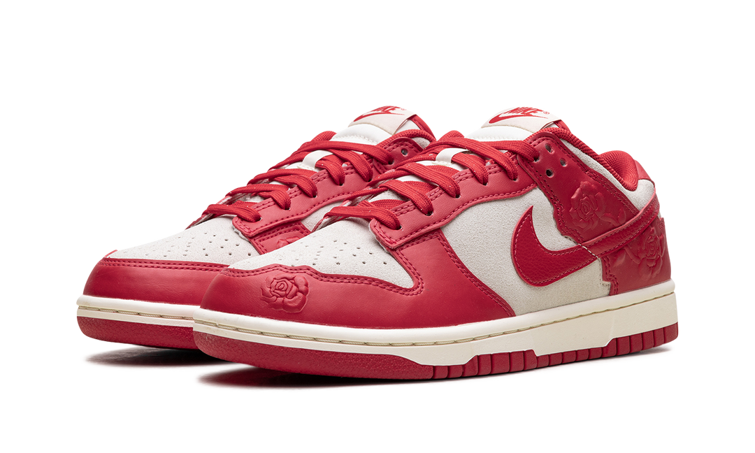 NIKE DUNK LOW RED ROSES (WOMEN&