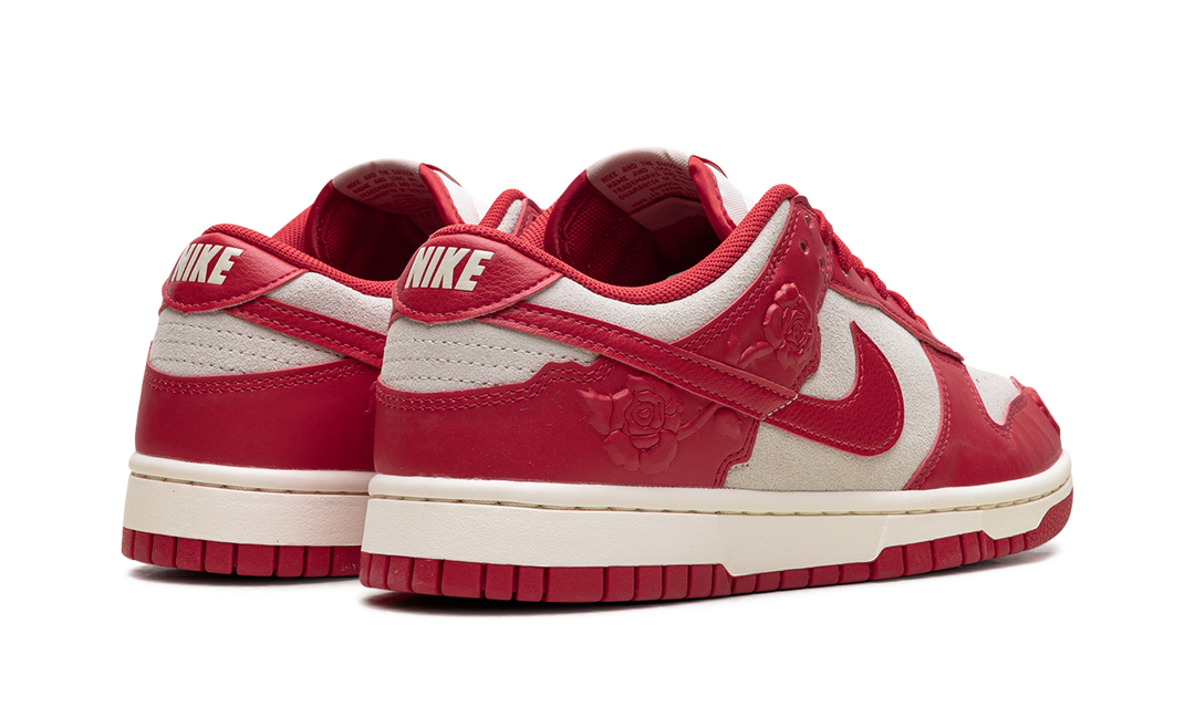 NIKE DUNK LOW RED ROSES (WOMEN&